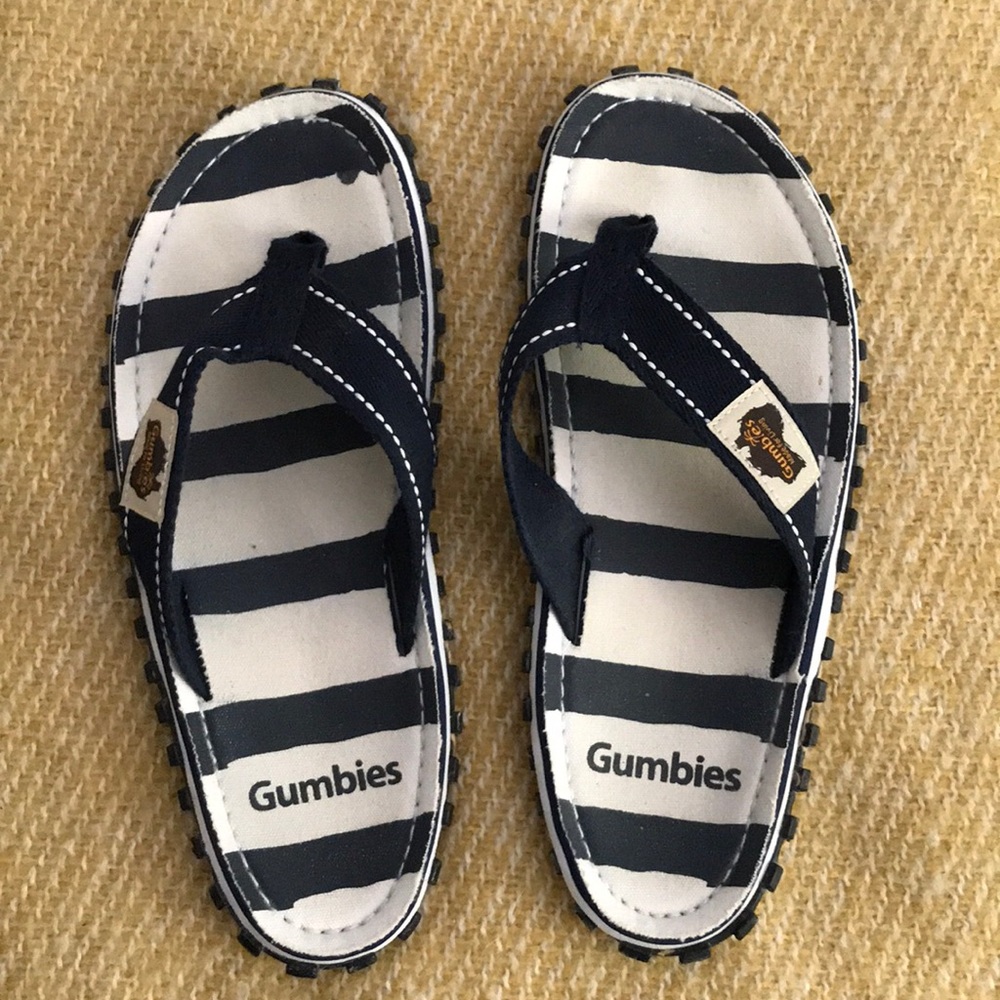 🌸 Gumbies 🌸 fun in the sun flip flops!
